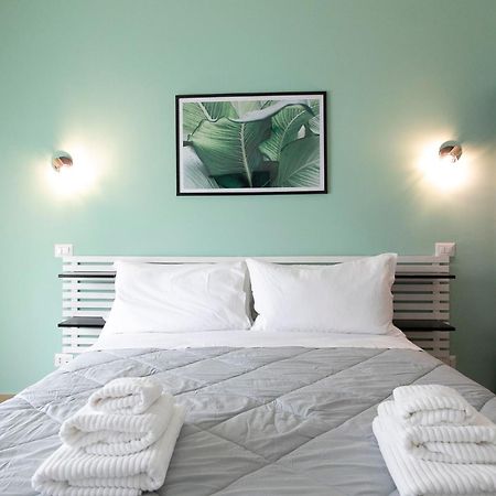 Domina Guest House Фьюмичино Экстерьер фото