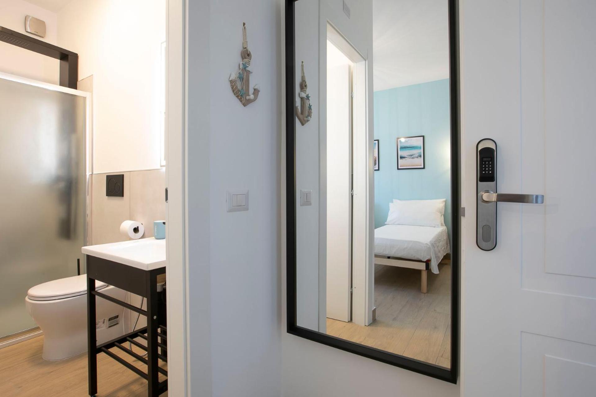 Domina Guest House Фьюмичино Экстерьер фото