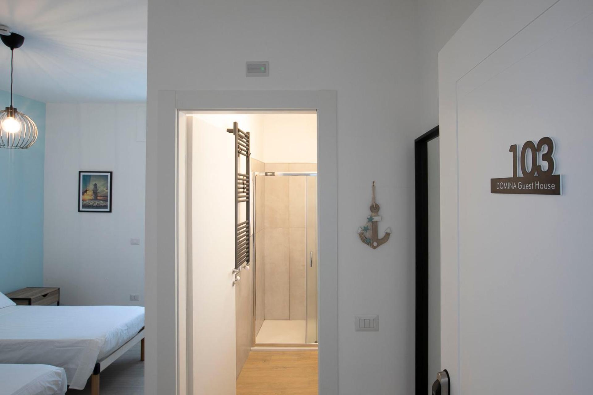Domina Guest House Фьюмичино Экстерьер фото